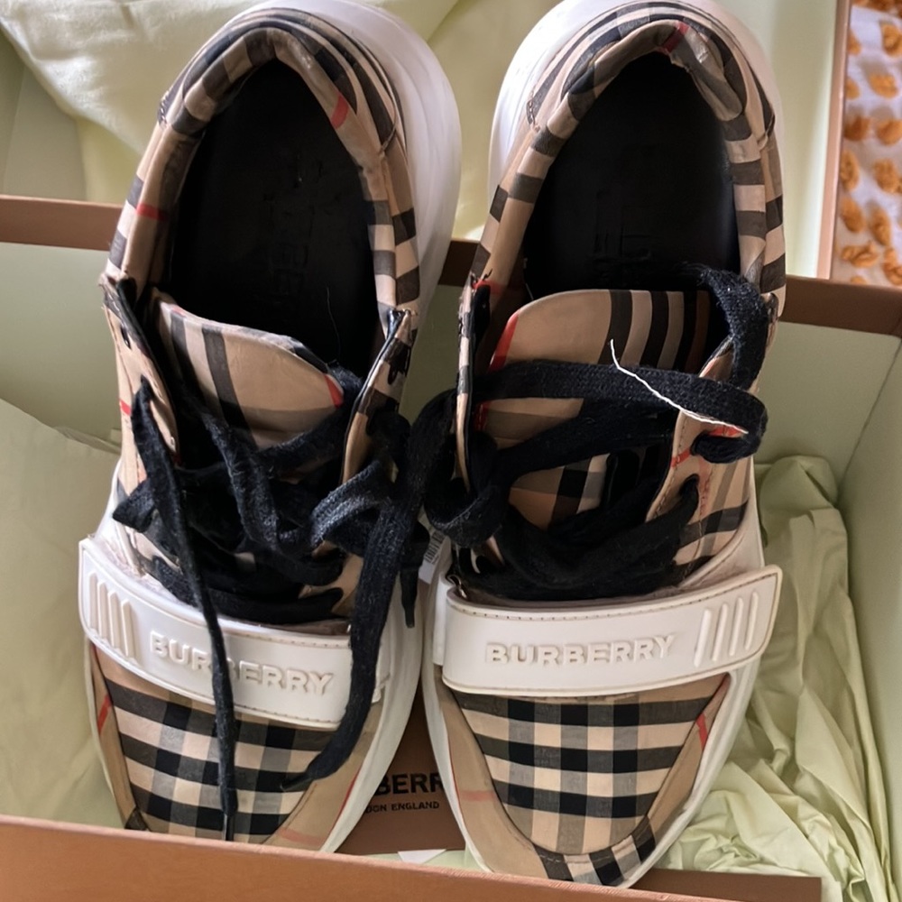 Burberry sneakers - Picture 4 of 8